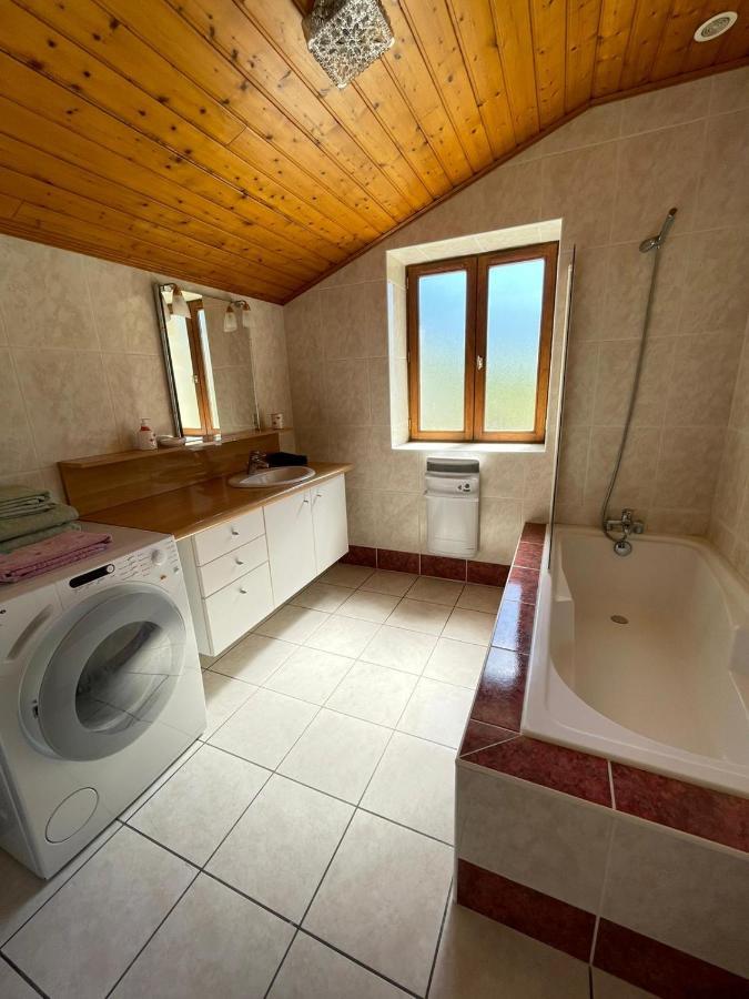 Villa Orchidée 1 et 2_ départ de randonnées Mariac Esterno foto